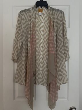 Ruby Rd Women’s Lightweight Printed Kimono Cardigan in Beige and Blush Size L